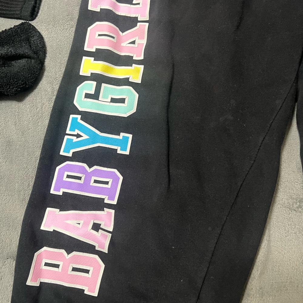 Sweats - Picture 2 of 4